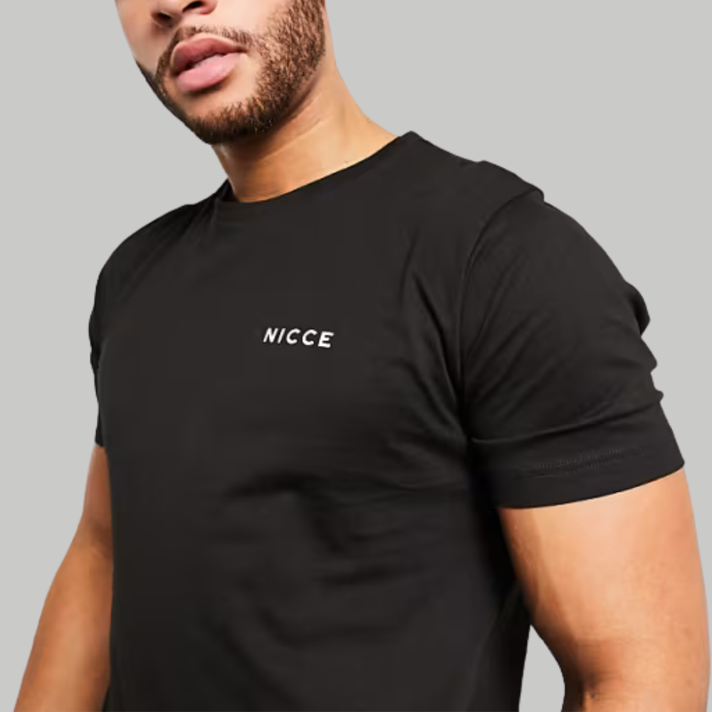 تي شيرت بشعار Nicce على الصدر